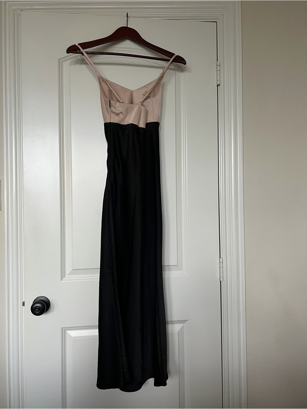 House of Harlow 1960 Blush and Black Satin Slip Dress - Picture 4 of 6